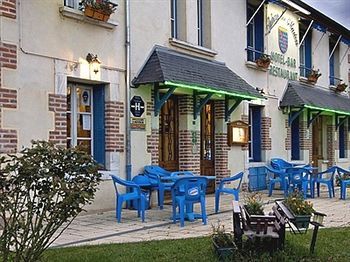 Auberge Les Muriers La Ferte-Hauterive Ngoại thất bức ảnh